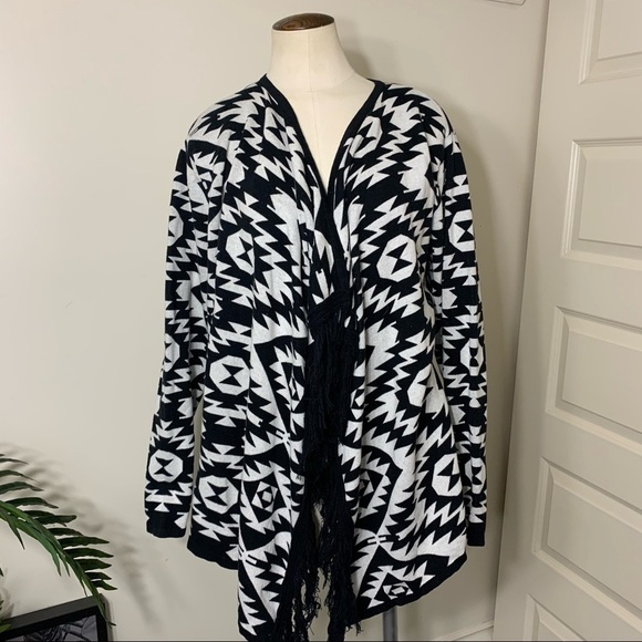 𝅺JESSICA Southwestern Black White printed Tribal Jersey Knit Cardigan Wrap L - Picture 4 of 11